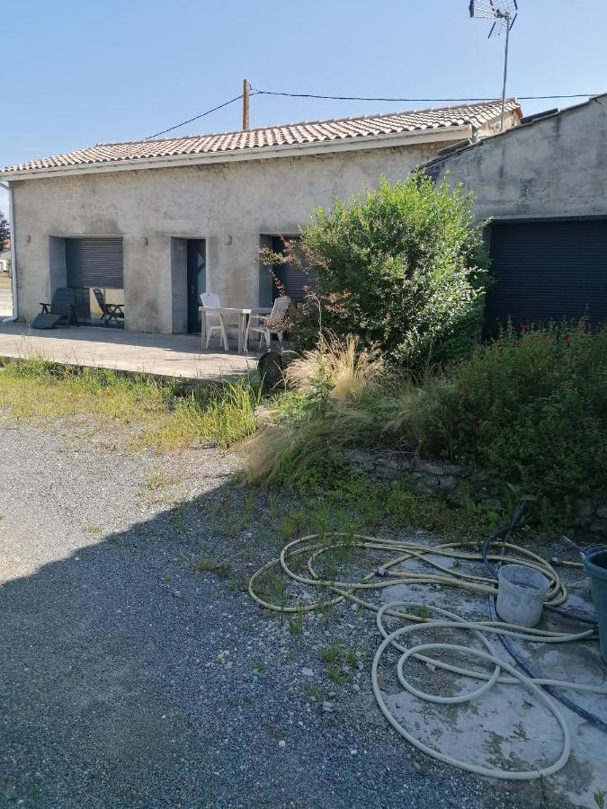 Nuit Au Calme Saint-Bonnet-sur-Gironde Esterno foto